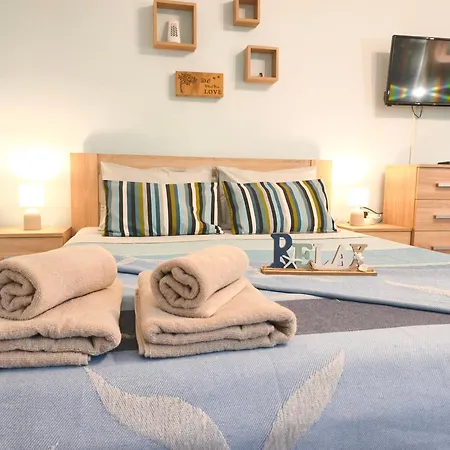 Apartment By The Sea 3 *