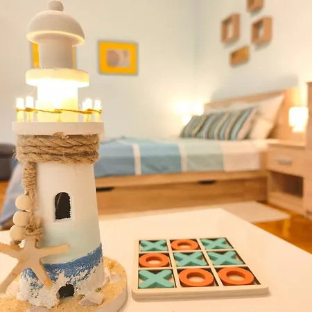 By The Sea 3 * Warna
