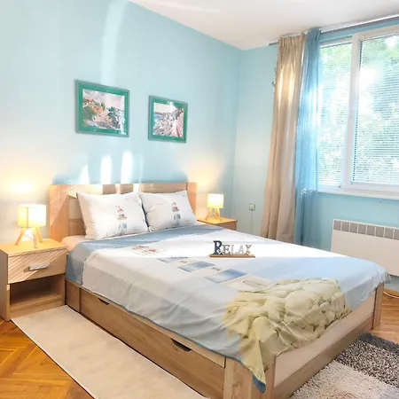 Apartment By The Sea 3 Warna