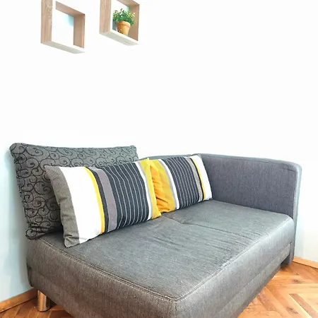 Apartment By The Sea 3 *