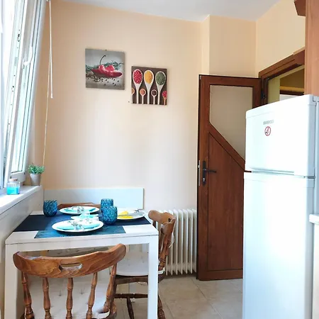 By The Sea 3 Apartment