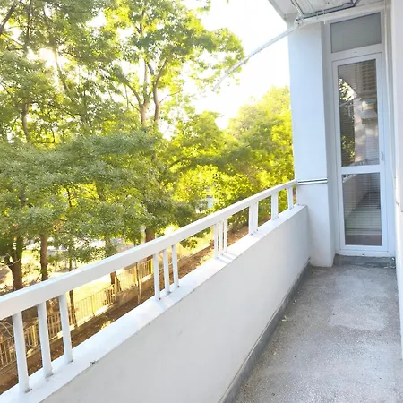 By The Sea 3 Apartment